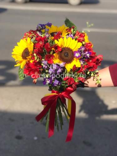 Букет цветов «Яркие краски»